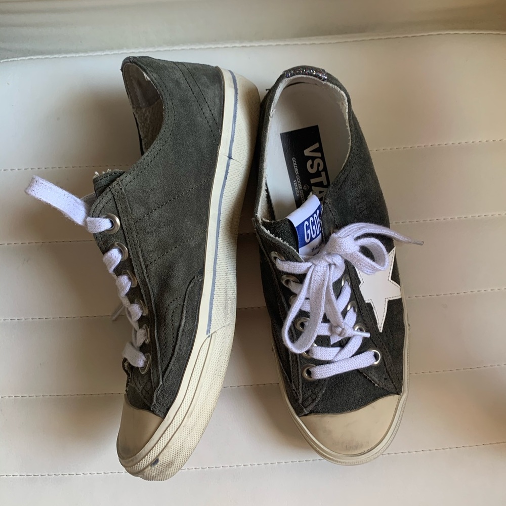 Military green suede Golden Goose sneakers.
